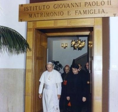 Inauguración del Instituto  en Roma, con Juan Pablo II