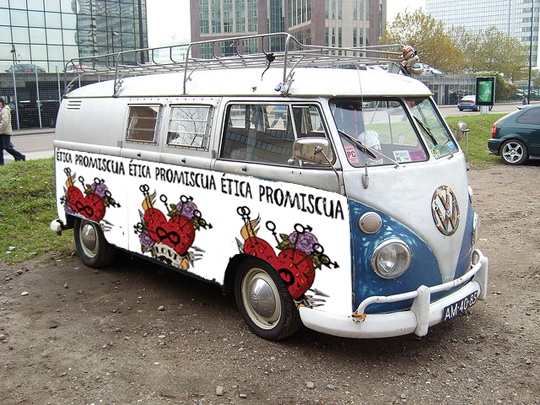 etica_promiscua_furgoneta