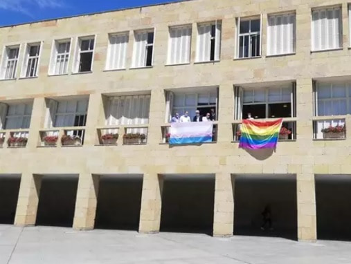 La bandera gay y transexual en el ayuntamiento de Logroño