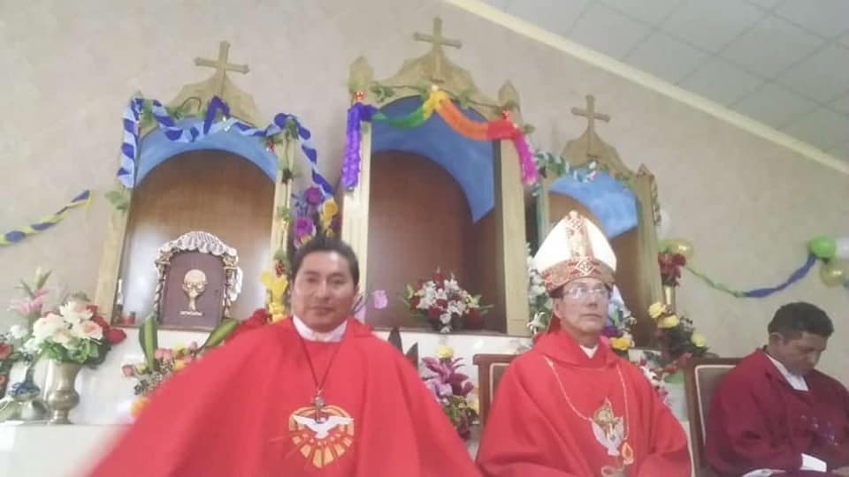 Clérigos de la autodenominada iglesia veterocatólica de Ecuador