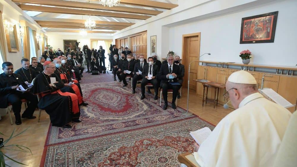 El Papa en la nunciatura de Bratislava con líderes de diversas denominaciones cristianas