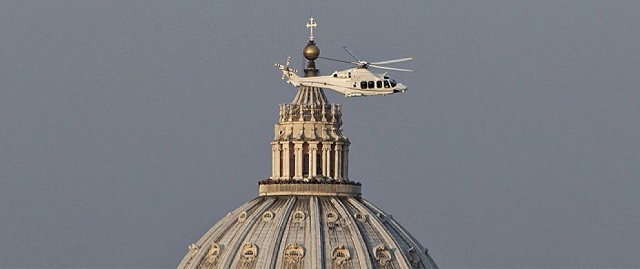 Benedicto XVI abandona el Vaticano el 28 de febrero de 2013