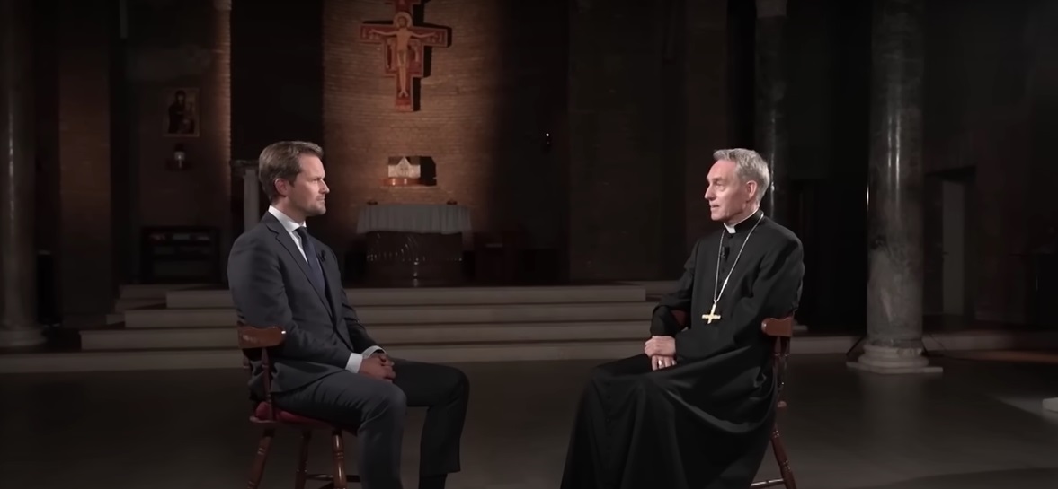 Georg Ganswein entrevistado en EWTN 40 Días antes de la Muerte de Benedicto XVI