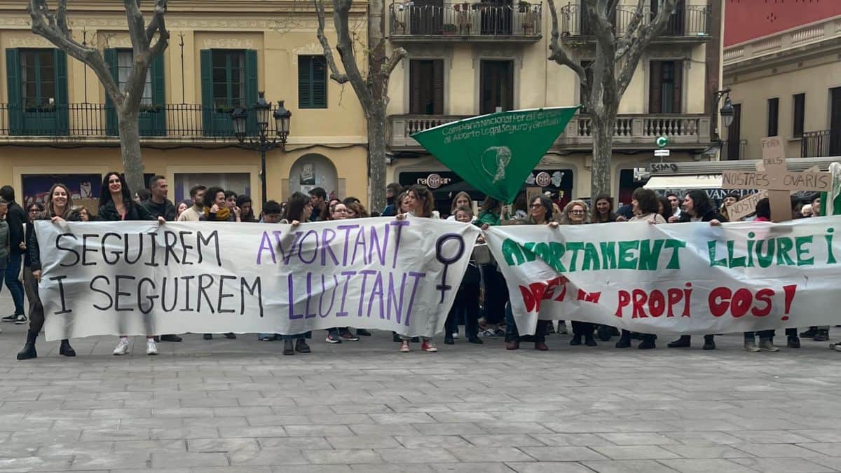 Manifestantes feministas de Santa Maria del Remei (Barcelona). 