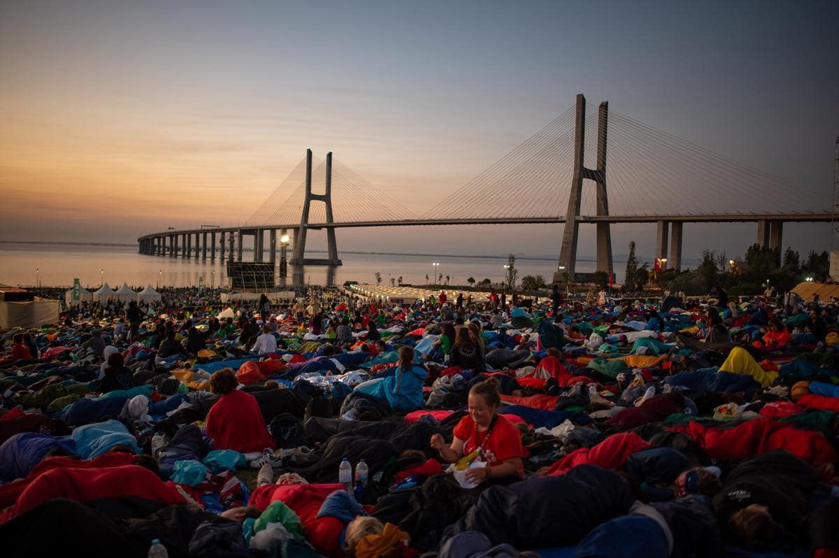 Un millón de peregrinos despierta en el Parque Tejo de Lisboa para la misa final de la JMJ