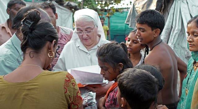Primi Vela, misionera de la Caridad de Santa Ana en la India