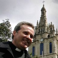 El obispo Iceta prohibe un curso del teólogo radical Torres Queiruga en el Instituto de Teología