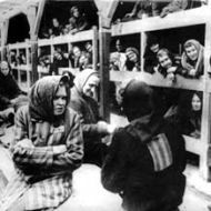 Unas mujeres judías, recluidas en un campo de concentración nazi.