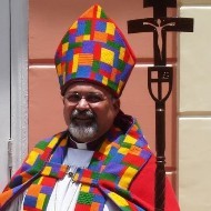 Vestimenta litúrgica de un obispo anglicano