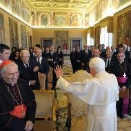Benedicto XVI y los empresarios dela JMJ en el Vaticano