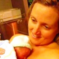 Un bebé dado por muerto por los médicos despierta gracias a las caricias y palabras de su madre