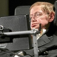 El «filósofo» Hawking deja de ser científico y niega la existencia de Dios