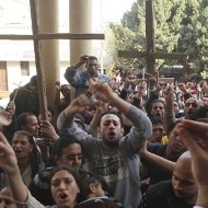 Coptos protestan contra el atentado terrorista de Alejandría