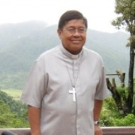 Monseñor Arturo Bastes, obispo de Sorsogon, Filipinas