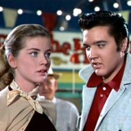 La actriz Dolores Hart con Elvis Presley