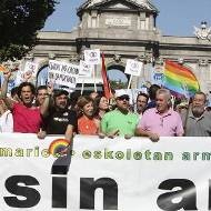 PSOE, IU, UGT y CCOO presionan al PP para que retire el recurso contra las bodas gay