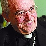 Monseñor Gil Hellín.