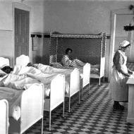 Pacientes en un hospital durante el régimen nazi