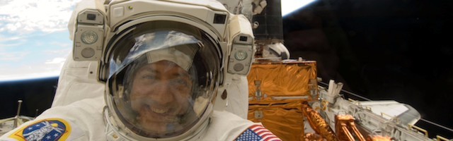 El astronauta Mike Massimino