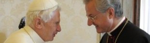Benedicto XVI y el arzobispo Vives