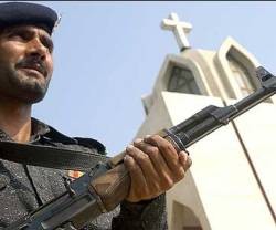 Hay países donde hombres armados vigilan las parroquias amenazadas