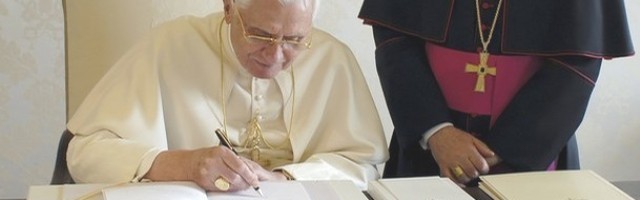 El Papa emérito Benedicto ha respondido a un libro de divulgación anticlerical de hace dos años