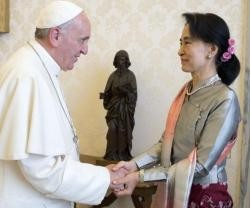 El Papa Francisco con la Nobel birmana de la Paz Aung San Suu Kyi