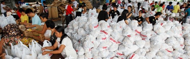 Las ayudas llegan a la red local de las Cáritas diocesanas y parroquiales de Filipinas y las agencias católicas sobre el terreno