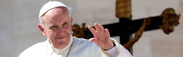 El Papa Francisco cumple un año de pontificado y dice que no quiere que se le vea como un Supermán