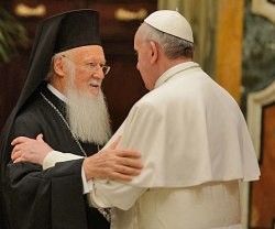 Bartolomé con el Papa Francisco - el Patriarca asegura que católicos, ortodoxos y protestantes se opondrán a que Hagia Sophia sea mezquita