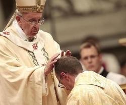 El Papa Francisco insiste a los nuevos sacerdotes en que no regañen al confesar