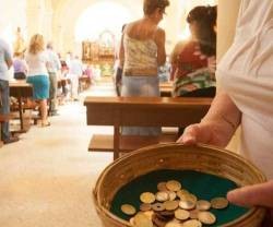Dios necesita una mayor generosidad de los cristianos, más allá de las moneditas de las colectas