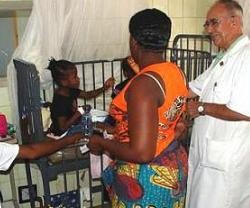 Miguel Pajares cuando estaba sano y atendía a sus pacientes en Liberia