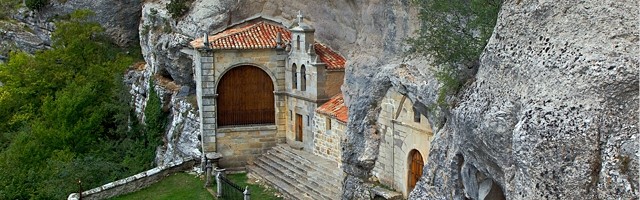 La ermita de San Bernabé en la provincia de Burgos... la naturaleza juega un papel en estos sitios para el encuentro con Dios