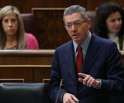El ministro Ruíz-Gallardón ha defendido en el Congreso su reforma del aborto... aplazada otra vez