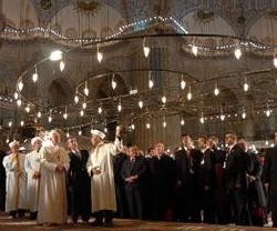 Benedicto XVI ya estuvo en Estambul en 2006 - en este viaje, Francisco visita además Ankara