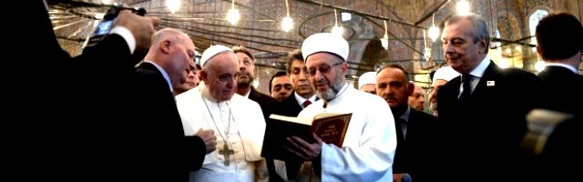 Según la agencia Anatolia, el muftí de Estambul señaló en el Corán la sura Al-Imram sobre la infancia de la Virgen María