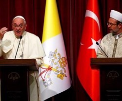 Francisco en la Diyanet en Ankara, ante el responsable turco de asumtos religiosos, Gormez