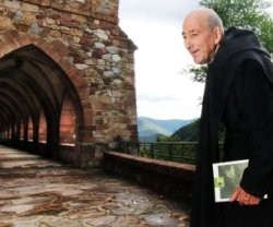 El hermano Ángel, en el siglo Julián, 74 años de monje y encantado