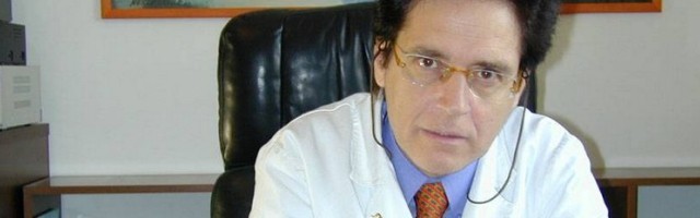 El doctor Paolo Zucconi no ha tratado nunca los sentimientos homosexuales de ningún paciente, pero sólo por comentar la posibilidad ya le han sancionado