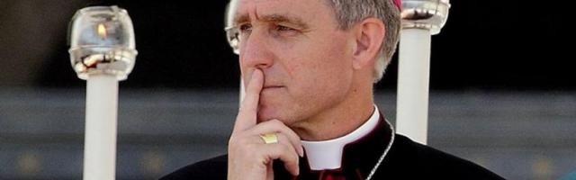 Georg Gaenswein, Prefecto de la Casa Pontifica, niega que haya cardenales contactando con Benedicto para que intervenga en el gobierno eclesial