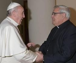El Papa Francisco con el arzobispo de Granada, Javier Martínez