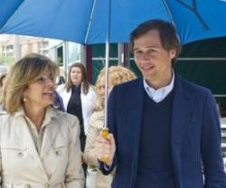 Ana Botella y Antonio González Terol paseando por Boadilla -ella ya no es candidata, pero él sí - apoyan la marcha provida