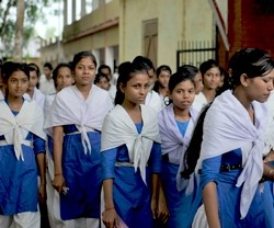 Las alumnas de la escuela Saint Mary de Bangla Desh - el centro cumple 75 años y es un ejemplo de la raigambre de la educación católica
