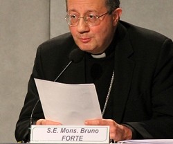 El arzobispo Bruno Forte, secretario especial del Sínodo de los Obispos para la familia