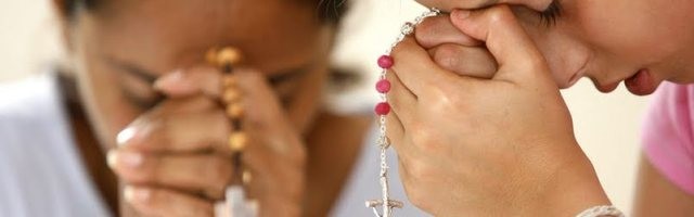 Un rosario semanal entre empresarios y trabajadores y quizá una misa mensual conjunta puede lograr cambios milagrosos