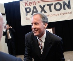 Ken Paxton dice que habrá cobertura judicial para los funcionarios que no se quieran involucrar en bodas gays