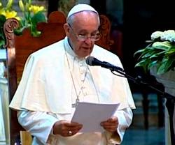 Francisco pronuncia su discurso en la catedral de La Paz... improvisó respecto al conflicto de Bolivia con Chile