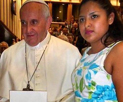 Ana Laura se encontró con el Papa durante su reciente encuentro con alcaldes de todo el mundo para combatir, entre otros males, el tráfico de personas.