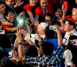Obispos filipinos y 400.000 fieles piden al Papa que «no haya concesiones morales» en el Sínodo